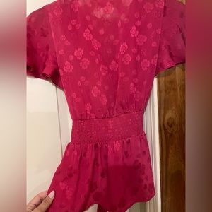 Very cute Fuchsia top